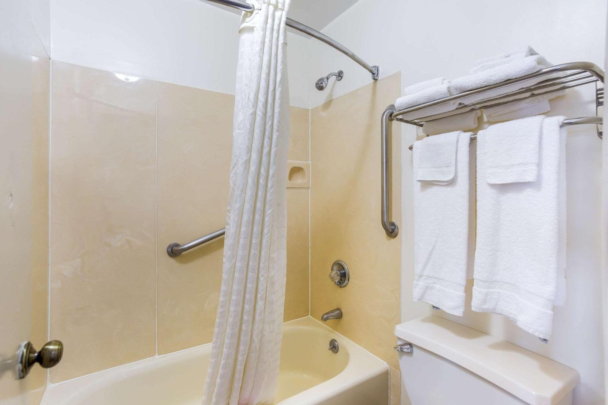 Econo Lodge Lebanon Exteriör bild